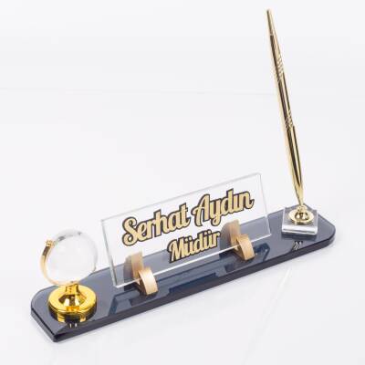 Dünya Aksesuarlı Masa İsimliği Kabartma Yazı Gold Kristal Ofis Masaüstü İsimlik 